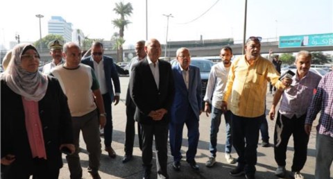 محافظ القاهرة يتفقد عدد من المواقف للتأكد من الالتزام بالتعريفة الجديدة