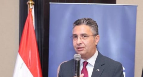 الدكتور شريف فاروق