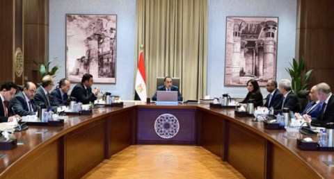 رئيس الوزراء يلتقي الرئيس التنفيذي لشركة أكوا باور السعودية 