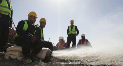 بحوث الصحراء يحقق إنجازًا جديدًا بحفر بئرين جوفيين في الفرافرة