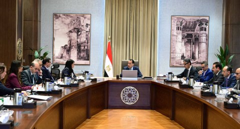 رئيس الوزراء يتابع إجراءات توفير السلع الاستراتيجية بالتنسيق بين مختلف الجهات