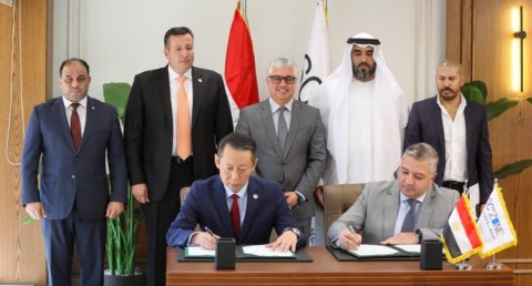 إنشاء 3 مشروعات صناعية في منطقة السخنة باستثمارات 3.5 مليار دولار 