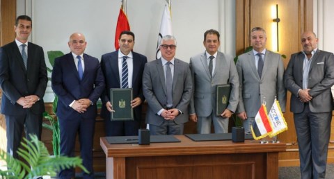 توقيع عقد مشروع «الأهرام للكيماويات» لإنتاج الفورمالدهيد ومشتقاته باستثمارات 10 ملايين دولار    
