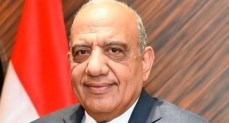 الدكتور محمود عصمت وزير الكهرباء