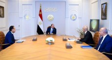 السيسي يوجه ببدء صرف حافز التدريس بقيمة 1000 جنيه.. نوفمبر المقبل     
