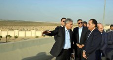 مدبولي يطمئن ميدانيًا على الانتهاء من أعمال تطوير المنطقة المحيطة بالمتحف المصري الكبير 