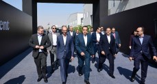 وزير الاتصالات: 15 علامة تجارية تصنع الهواتف المحمولة في مصر