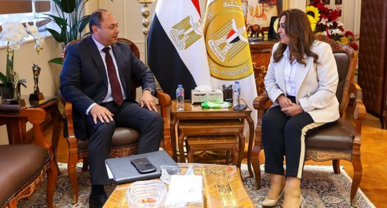 الدكتورة منال عوض