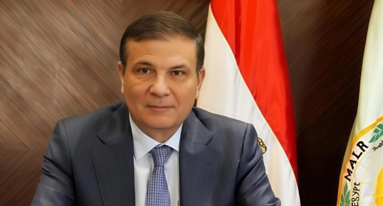 وزير الزراعة: تشكيل لجان للمرور على الجمعيات الزراعية لتوفير الأسمدة 