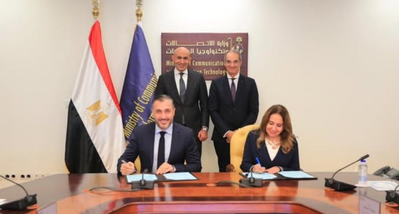   توقيع مذكرة تفاهم بين وزارة الاتصالات وشركة  إتش بى - مصر