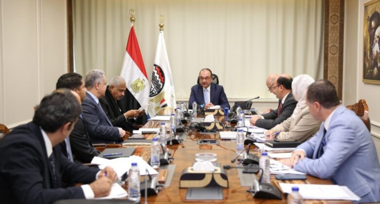 وزير قطاع الأعمال يبحث تعزيز التعاون مع طلعت مصطفى في المشروعات السياحية