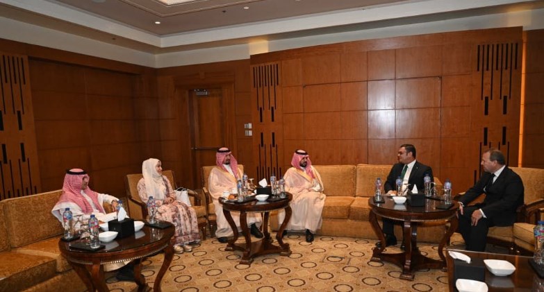 وزير الإسكان يلتقي وفد وزارة شئون البلديات والإسكان السعودية لبحث سبل تعزيز التعاون وتبادل الخبرات