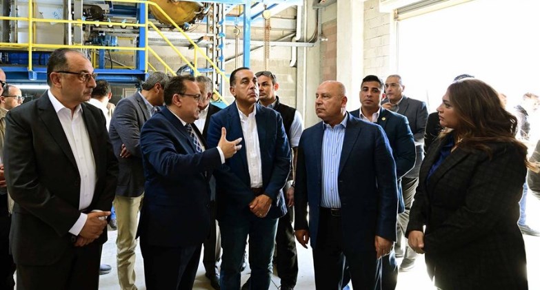 رئيس الوزراء يفتتح مصنع سيناي للمستلزمات الطبية باستثمارات 4 ملايين دولار      رئيس الوزراء يفتتح مصنع سيناي للمستلزمات الطبية باستثمارات 4 ملايين دولار