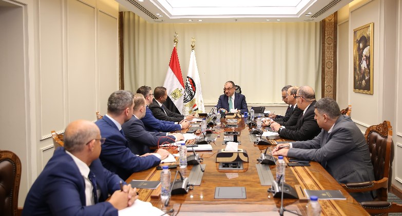 وزير قطاع الأعمال العام يبحث مع "سيمنس للطاقة" فرص التعاون ونقل التكنولوجيا وزير قطاع الأعمال العام يبحث مع "سيمنس للطاقة" فرص التعاون ونقل التكنولوجيا