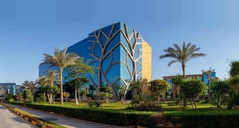 لتطوير وتصنيع وتسويق اللقاحات والأجسام المضادة وإتاحة الوصول إليها في إفريقيا