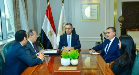  وزير التموين : بدء طرح الزيوت الحرة بأسعار مخفضة من إنتاج القابضة للصناعات الغذائية 