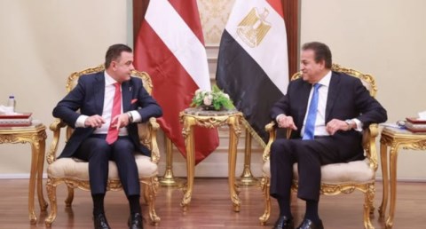 وزير الصحة والسكان