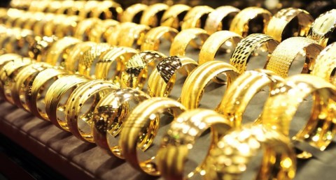 عيار 21 يسجل 5575 جنيهًا للجرام.. سعر الذهب اليوم الجمعة بمنتصف التعاملات