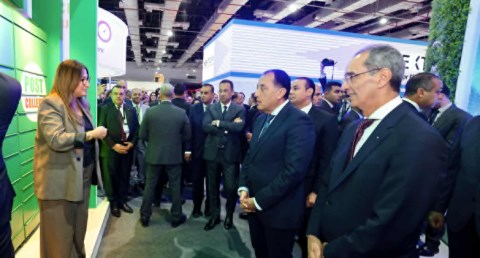 رئيس البريد تطلع رئيس الوزراء على جهود تطوير منظومة الخدمات