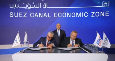 اقتصادية قناة السويس توقع مذكرة تفاهم وعقد انتفاع مع شركة سكاي بورتس