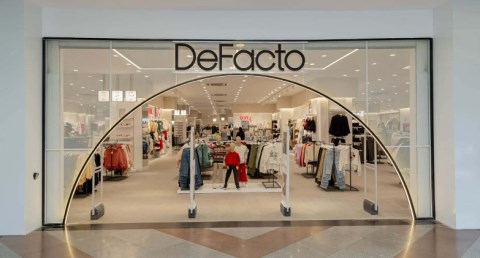 ديفاكتو تطلق عروض نوفمبر الحصرية في السوق المصري