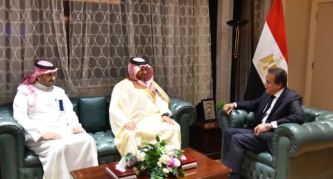  وزير الصحة يبحث مع مساعد الأمين العام لهيئة التخصصات الصحية السعودية تعزيز التعاون في التعليم الطبي المهني