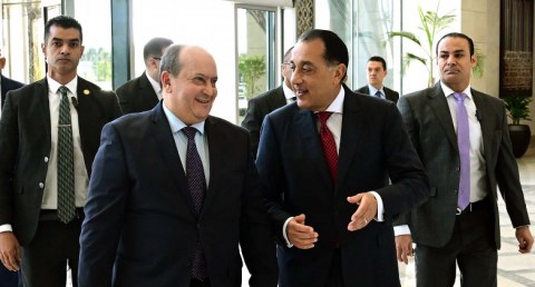 رئيس الوزراء والوزير الأول لجمهورية الجزائر يترأسان أعمال اللجنة العليا المصرية الجزائرية المشتركة