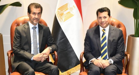  وزير الشباب والرياضة يستقبل سفير دولة قطر لبحث التعاون المشترك