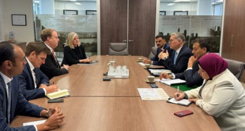 وزير البترول يبدأ زيارة رسمية لأستراليا