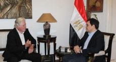  وزير الثقافة يلتقي الفنان حسين فهمي لبحث الترتيبات النهائية لانطلاق مهرجان القاهرة السينمائي الدولي