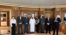 رئيس هيئة الاستثمار يلتقي رئيس رابطة رجال الأعمال القطريين