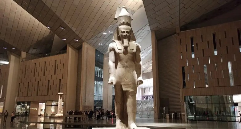 المتحف المصري الكبير