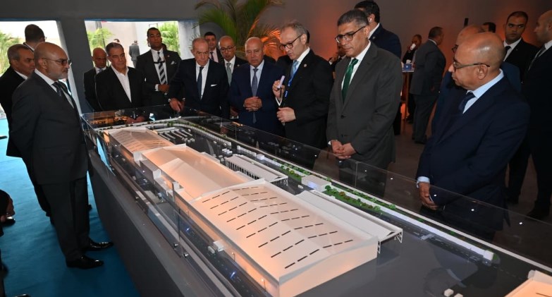 وزير الصناعة والنقل يضع حجر الأساس لمصنع ماك لوسائل النقل التابع لمجموعة المنصور للسيارات بمدينة السادس من أكتوبر