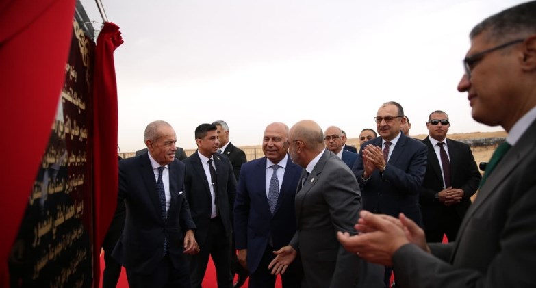 وزير الصناعة والنقل يضع حجر الأساس لمصنع ماك لوسائل النقل التابع لمجموعة المنصور للسيارات بمدينة السادس من أكتوبر