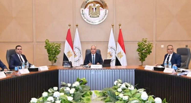 اجتماع اللجنة العليا لتراخيص الشواطئ