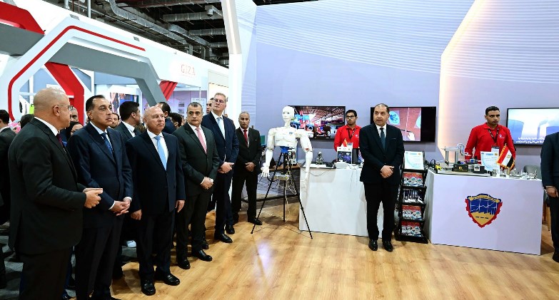 رئيس الوزراء يعطي إشارة بدء التشغيل التجريبي للخط الأول للقطار الكهربائي السريع