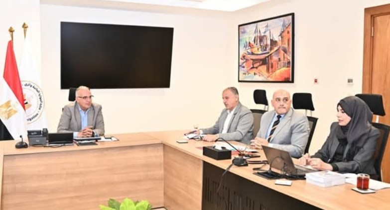 وزير الموارد المائية والري