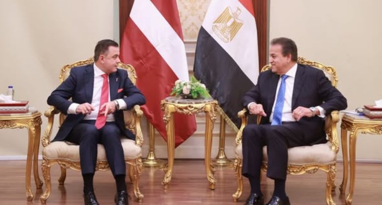 وزير الصحة والسكان