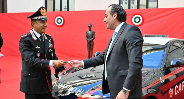 مازيراتي “إم سي بيورا” وألفا روميو “جوليا كوادريفوليو” بالطلاء الرسمي: سيارات جديدة لنقل الأعضاء والدم بشكل عاجل لصالح جهاز الكارابينييري الإيطالي