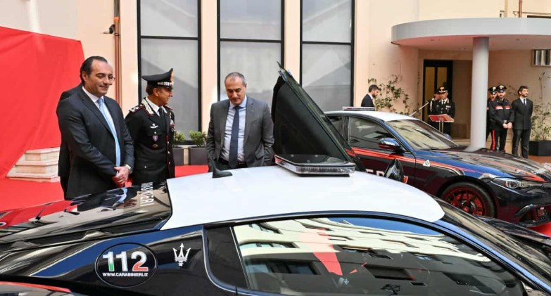 مازيراتي “إم سي بيورا” وألفا روميو “جوليا كوادريفوليو” بالطلاء الرسمي: سيارات جديدة لنقل الأعضاء والدم بشكل عاجل لصالح جهاز الكارابينييري الإيطالي