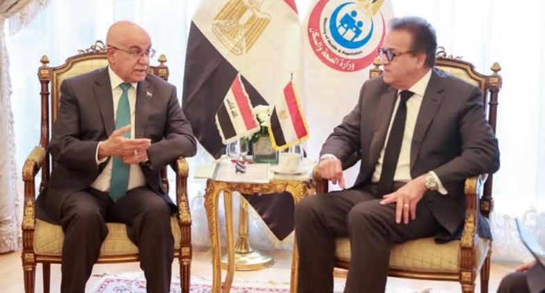 خالد عبدالغفار مع وزير الصحة العراقي