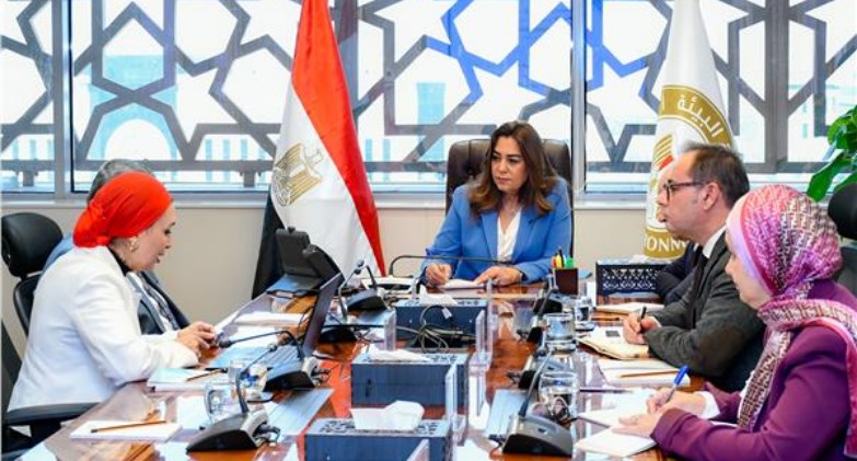 وزيرة البيئة تبحث تطوير مركز التميز للدراسات البحثية  للتغيرات المناخية 