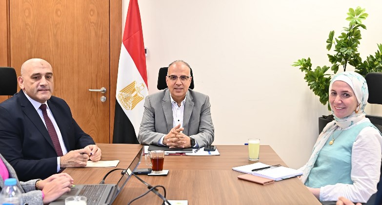 وزير الري يبحث إجراءات إعداد دراسة لتقييم معدلات الملوحة بشبكة المصارف الزراعية