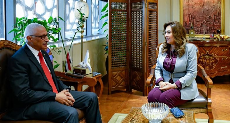 وزيرة التنمية  مع محافظ شمال سيناء
