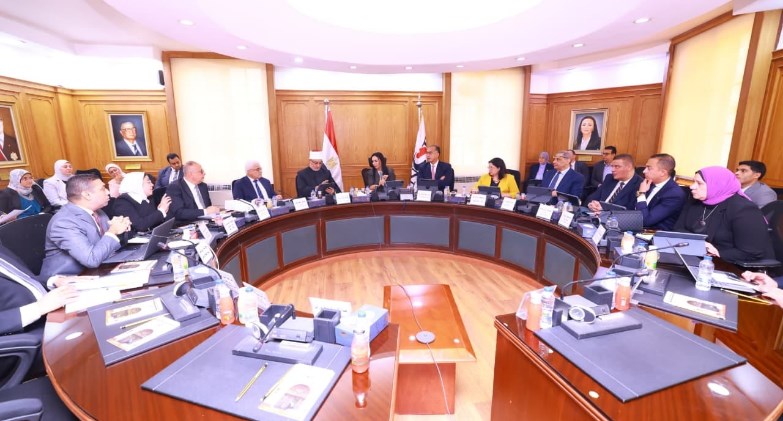 وزيرة التضامن الاجتماعي تترأس اجتماع مجلس إدارة بنك ناصر الاجتماعي