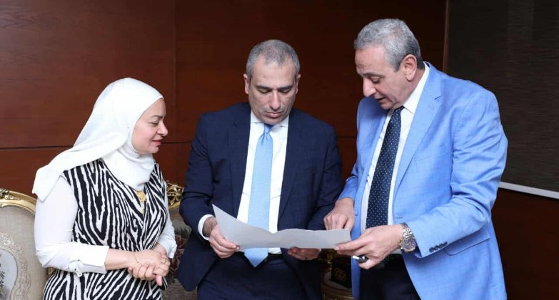 رئيس البنك الزراعي المصري يلتقي محافظ الغربية لدعم جهود تحقيق التنمية الزراعية وتحفيز الاستثمار في القطاعات الإنتاجية بالمحافظة