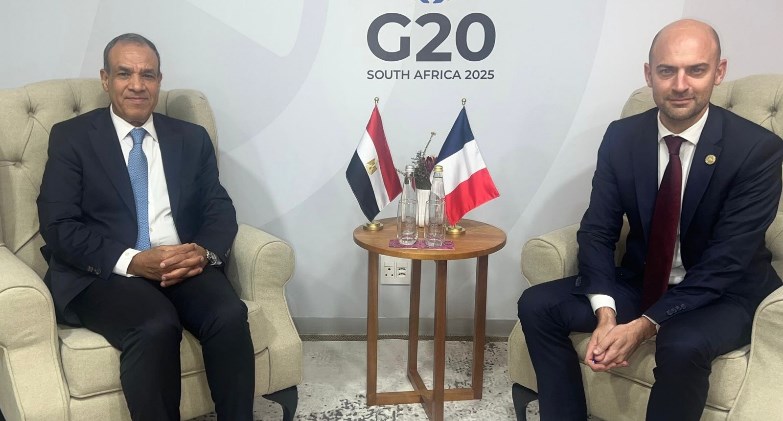وزير الخارجية يلتقى مع نظيره الفرنسي على هامش أعمال قمة مجموعة العشرين