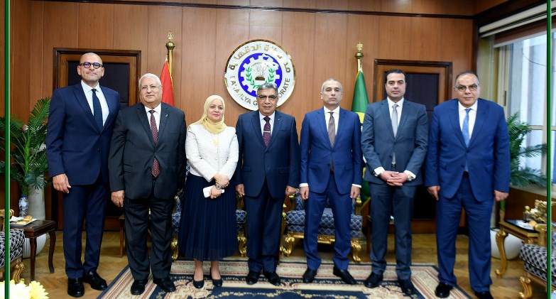 رئيس البنك الزراعي المصري يلتقي محافظ الدقهلية لتعزيز أوجه التعاون في المشروعات التنموية وتمويل صغار المزارعين 