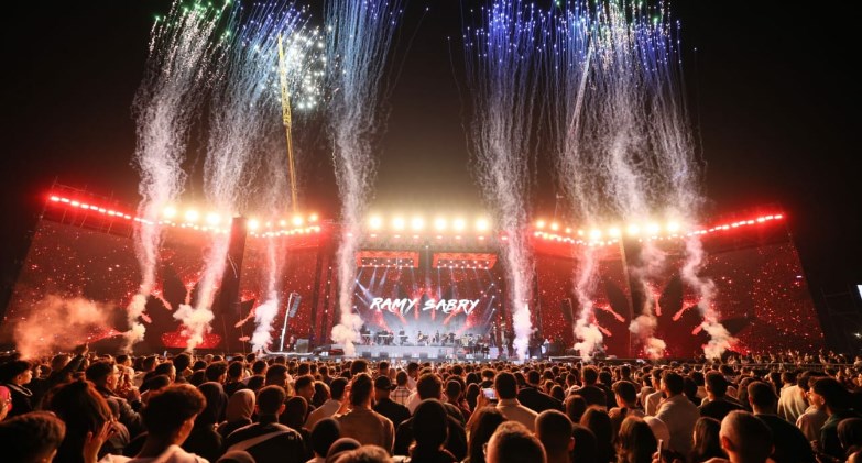 رامي صبري يتألق بحفل عالمي في أرينا التجمع