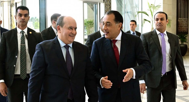 رئيس الوزراء والوزير الأول لجمهورية الجزائر يترأسان أعمال اللجنة العليا المصرية الجزائرية المشتركة